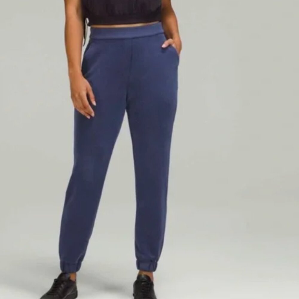 Lululemon Softstreme Relaxed High-Rise Pant Size 8 Night Sea